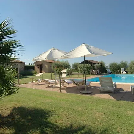 Cantagallina Sleeps 28 With Pool Βίλα