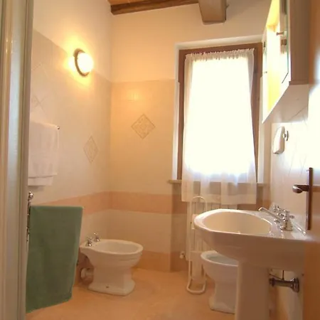 Cantagallina Sleeps 28 With Pool Villa