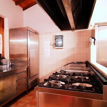 Cantagallina Sleeps 28 With Pool
