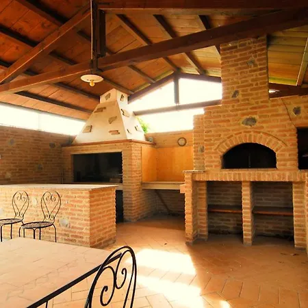 Villa Cantagallina Sleeps 28 With Pool