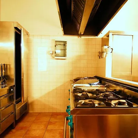 Βίλα Cantagallina Sleeps 28 With Pool *